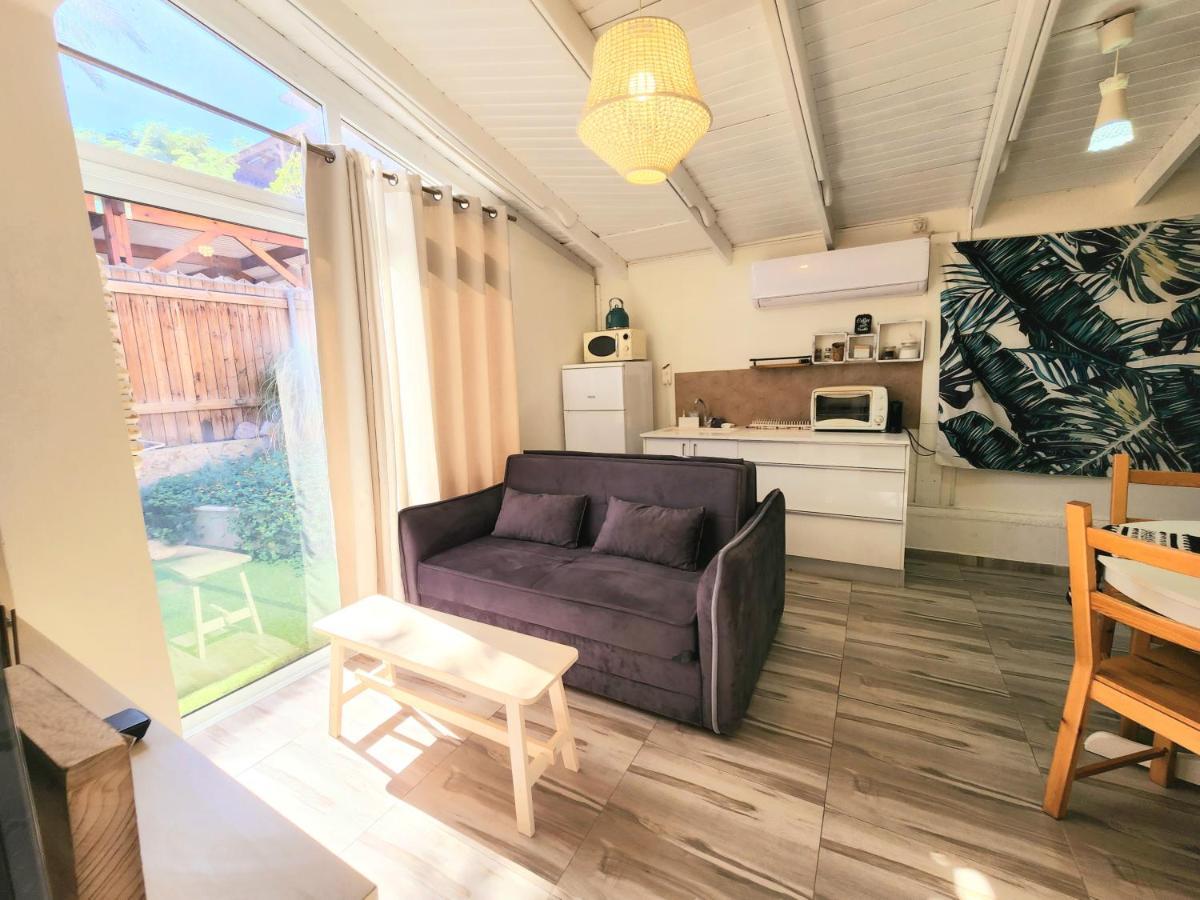Sunshine Suite Boutique Only 5 Min Walk To The Beach - By Seaelo エイラート エクステリア 写真