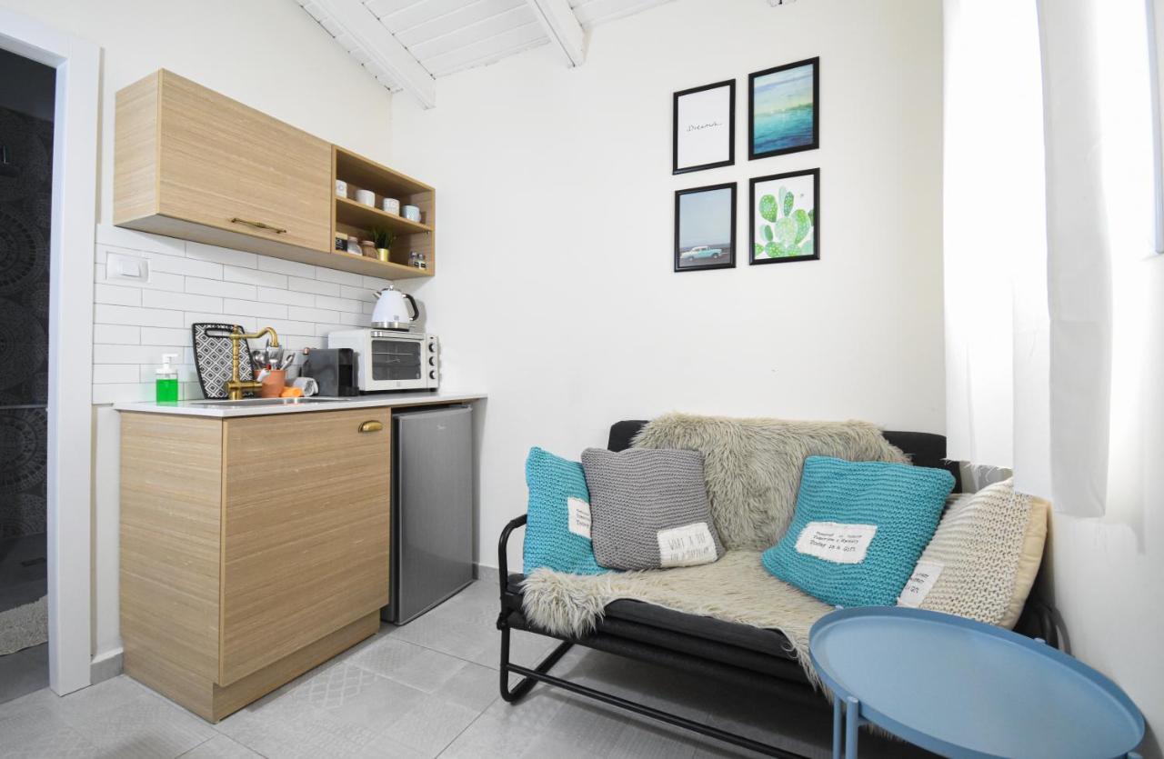 Sunshine Suite Boutique Only 5 Min Walk To The Beach - By Seaelo エイラート エクステリア 写真