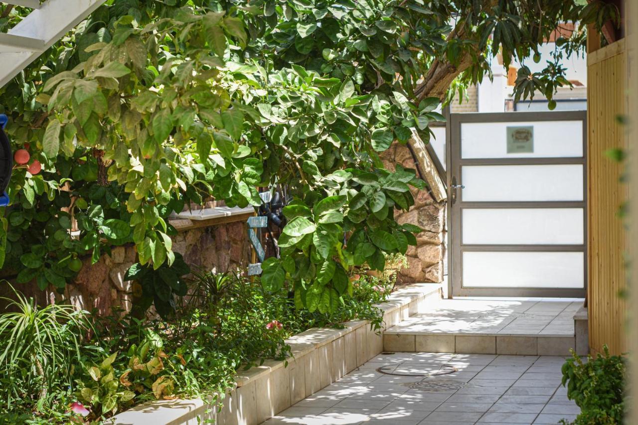 Sunshine Suite Boutique Only 5 Min Walk To The Beach - By Seaelo エイラート エクステリア 写真